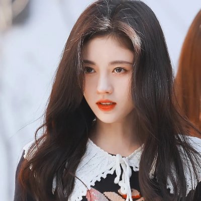 左轮百合海报